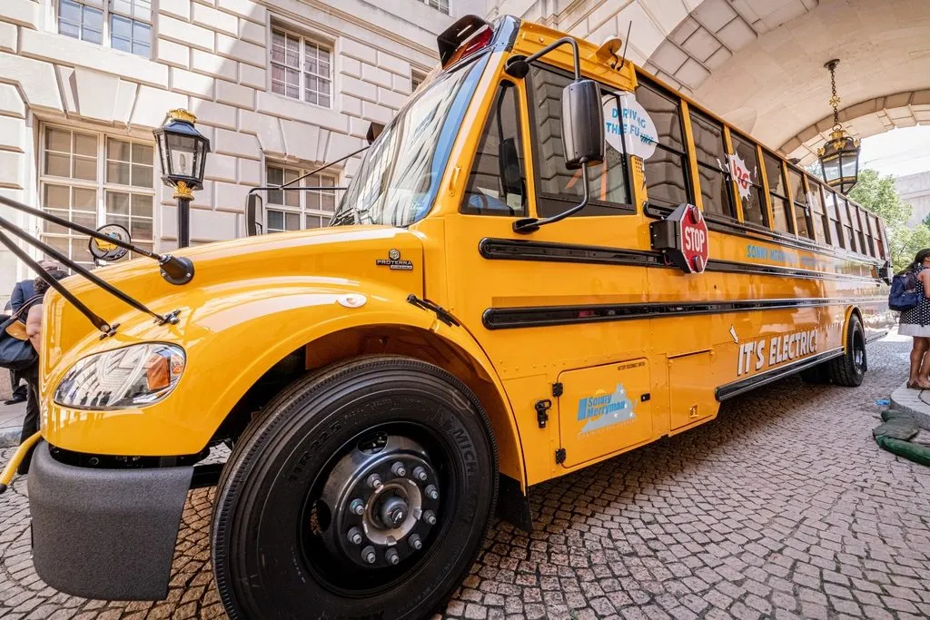a yellow school bus
