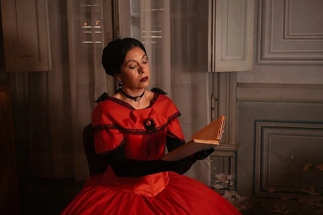 a Victorian-era female detective in period dress